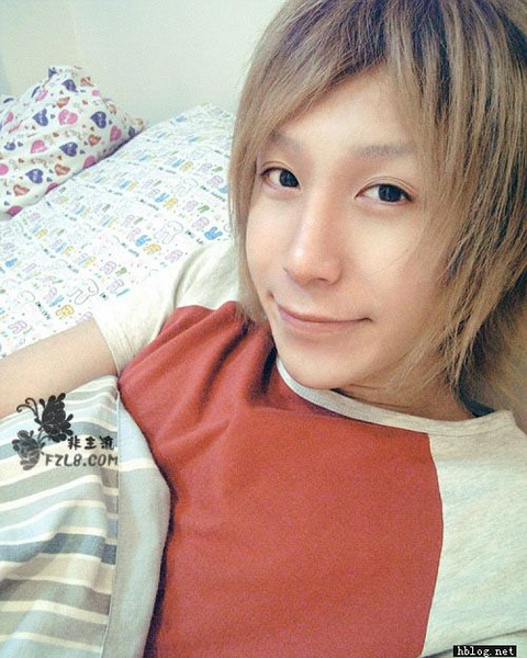 网红鼻祖俺命11年后再与鹿晗合影,问:京圈初代网红现在在干嘛