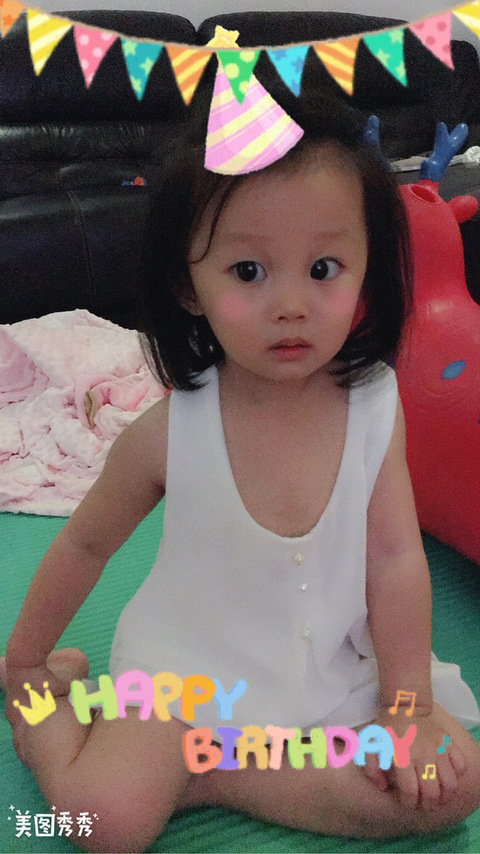 我叫曾馨亿,因为妈妈姓金,爸爸姓曾,爸爸