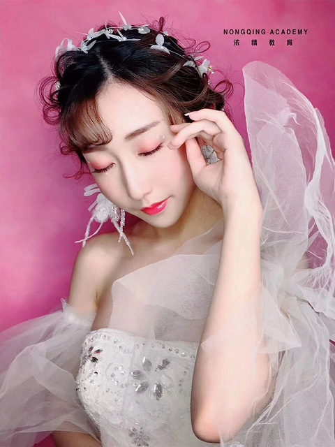 在杭州学化妆__浓情8款新娘造型