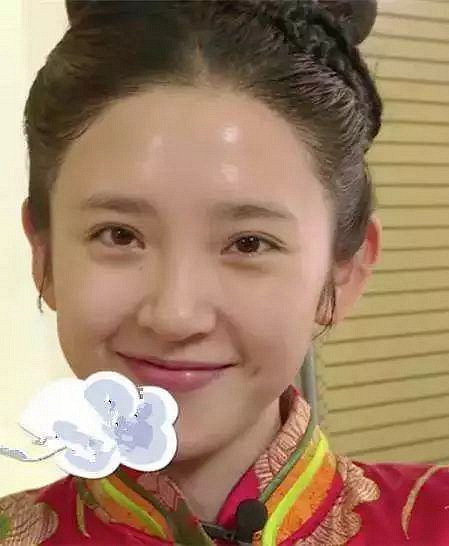 90后小花李沁年龄不大,不过也有了鱼尾纹.