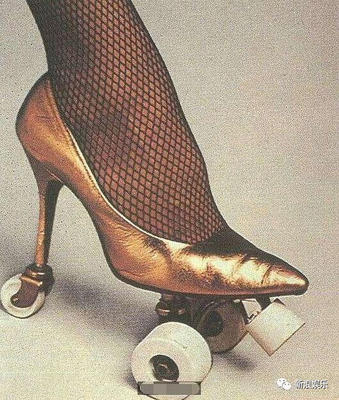轮滑高跟鞋.本来就很难掌握平衡了,脚底还装轮子,啊!做女人好累!
