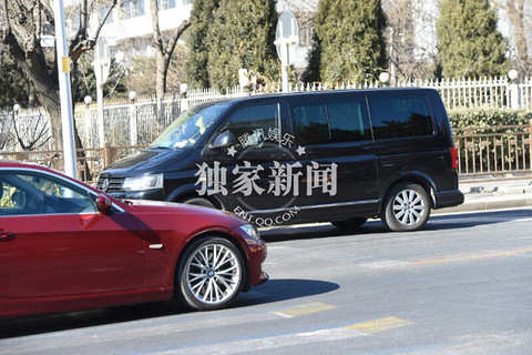 今天中午,王菲座驾被目击出现在央视老台.