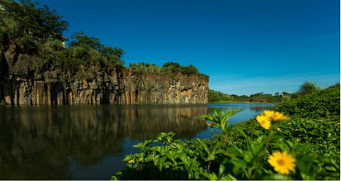 融创海口三公里高尔夫球会获《高尔夫》杂志盛