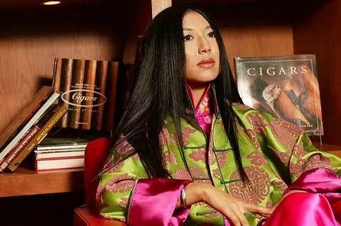 "这是杨二车姆娜在面对石丹梧出轨后写下的一句话,那一天她发现了丈夫