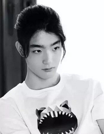 又一对姐弟恋被曝光!女星婚内出轨3次,带新欢