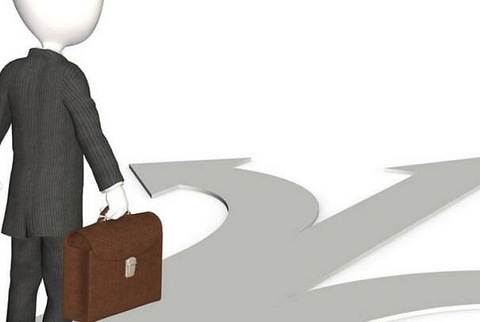 小腿静脉曲张引起的腿部浮肿怎么治 下肢静脉曲张怎么办