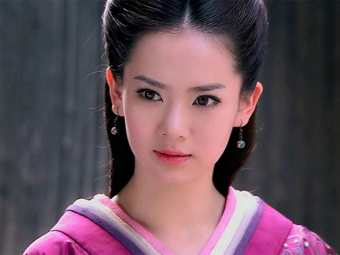 戚薇,一个被"下巴"限制戏路的专业玛丽苏女演员