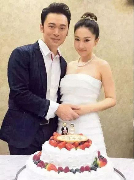 2015年,42歲的樊少皇和小9歲的賈曉晨宣佈結婚,而這段婚姻也備受爭議