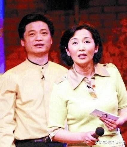 崔永元的两个徒弟:和晶和樊登.