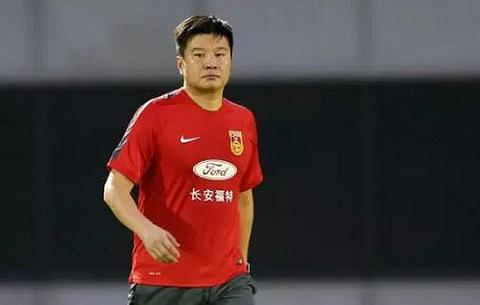 据爆料刘涌怀疑女友与宁勇关系暧昧,纠集伙伴在某歌舞厅附近搭上了