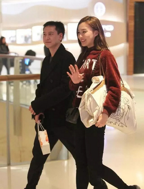 9月19日,据香港媒体报道,31岁双料华姐冠军朱璇近日已低调完婚