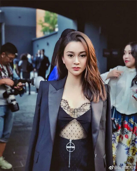 暖叔变渣男?吴秀波被爆7年小三地下情!还