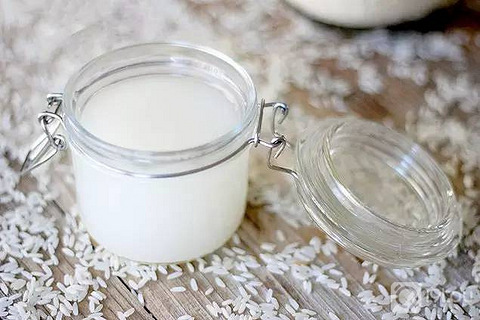 引起女性脱发的原因和治疗方法?深圳下调发际