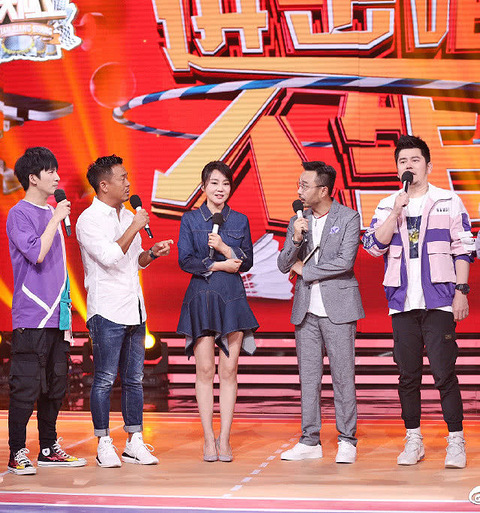 太尬!《天天向上》收视率跌到0.45不及《极限