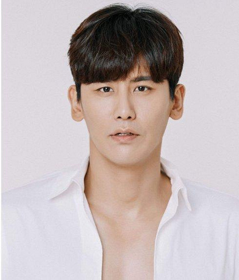 刘宪华教张艺兴编曲,于晓光为张靓颖写歌,明星