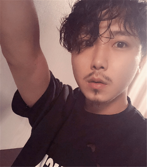 张大仙带走虎牙热度,大主播停播抗议?寒冰晒粉