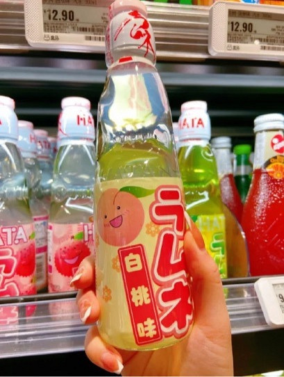  ,哈达白桃味波子汽水 9.