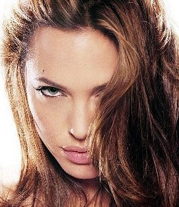 妩媚迷人 学朱莉做个性大女人长卷发