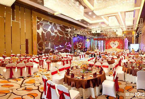 【绍兴婚礼跟妆、摄像、摄影、司仪、婚庆策划