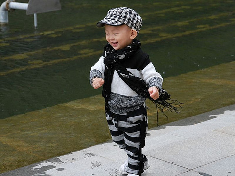 【欢逊宝宝秀】~小皓子不能出门窝里秀冬装~