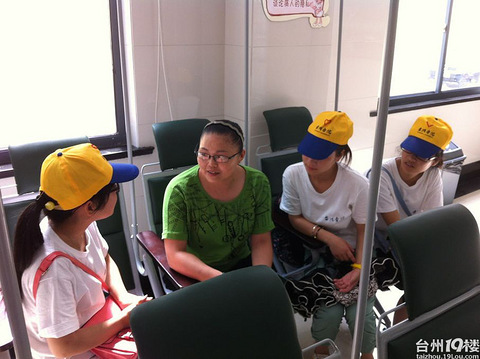 感受慈善义工魅力 寻找民间公益力量