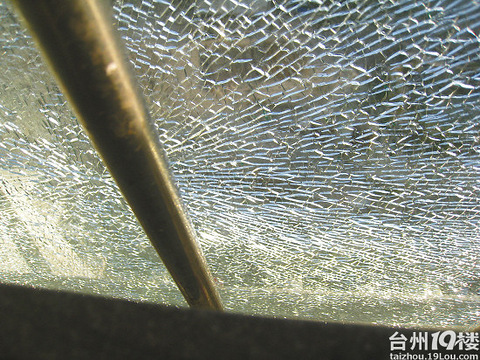 黄岩一小区两幢楼地面沉降 300多住户的居住安