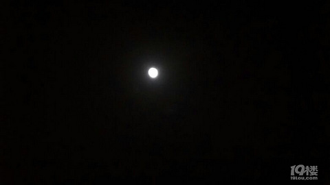 一轮圆月想起萧敬腾的歌,夜太美
