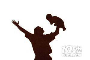 爸爸与婴儿互动有助于孩子认知发展