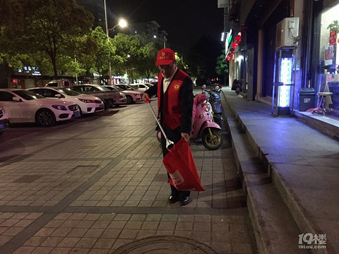 黄岩义工文明志愿1小时系列活动报道:美化环