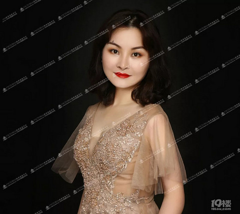 50岁妈妈演绎不老神话!被当成儿子女朋友,她才