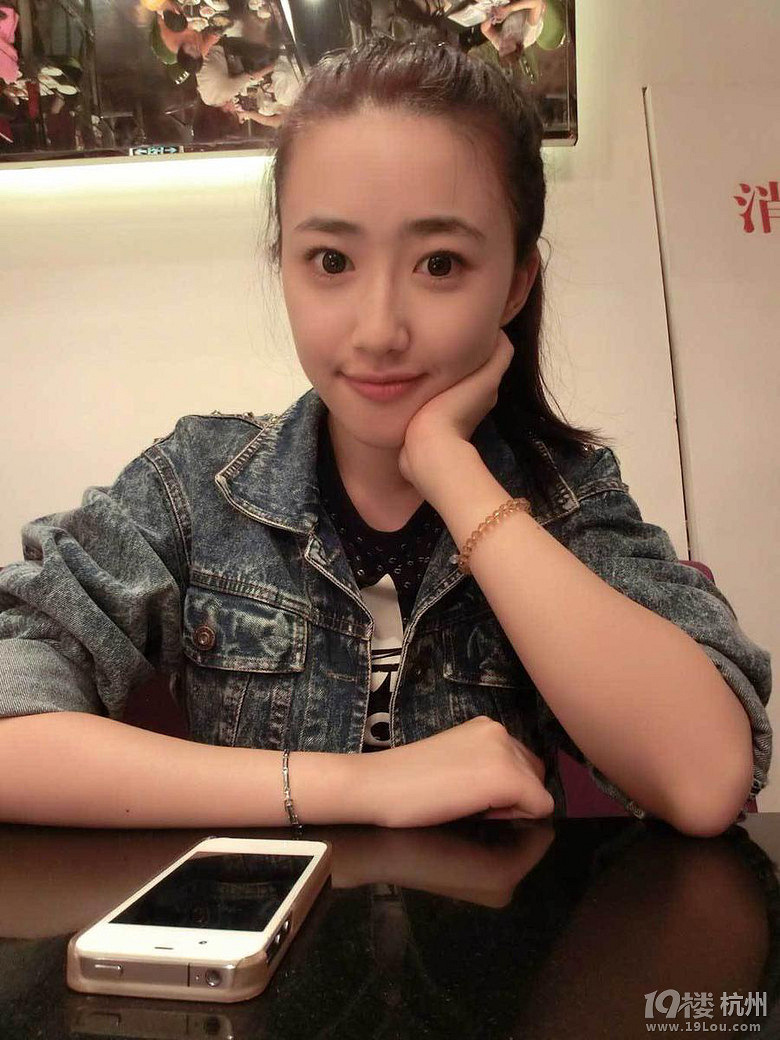 高清人大校花康逸琨甜美可人惹人爱