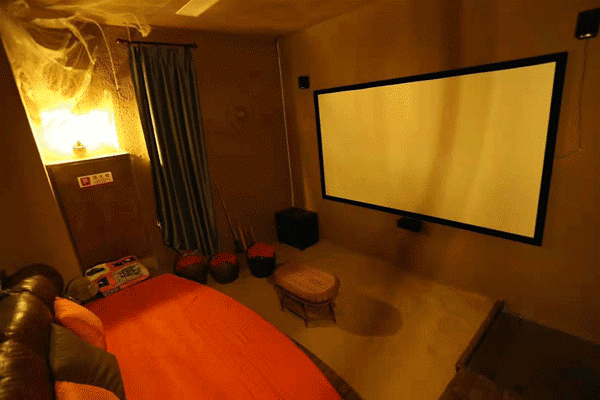 1, 小红娘携手后院影咖承包你的一整个月电影