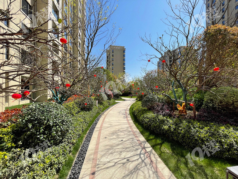 小房奴亲身体验禾锦雅苑游园式交付精心打造的架空层太惊艳了