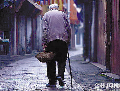 想与孙子说说话，她就“扬言”要买保健品